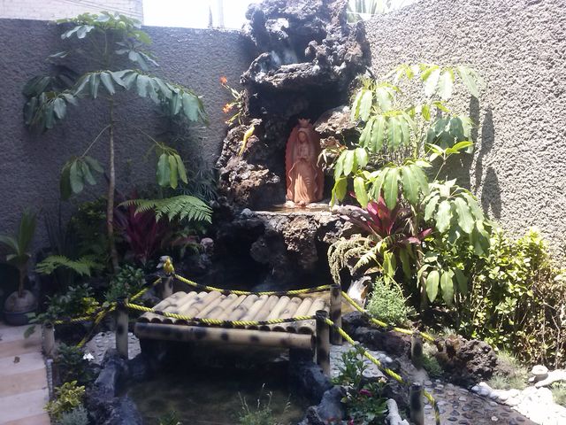 CASCADA DE PIEDRA VOLCANICA